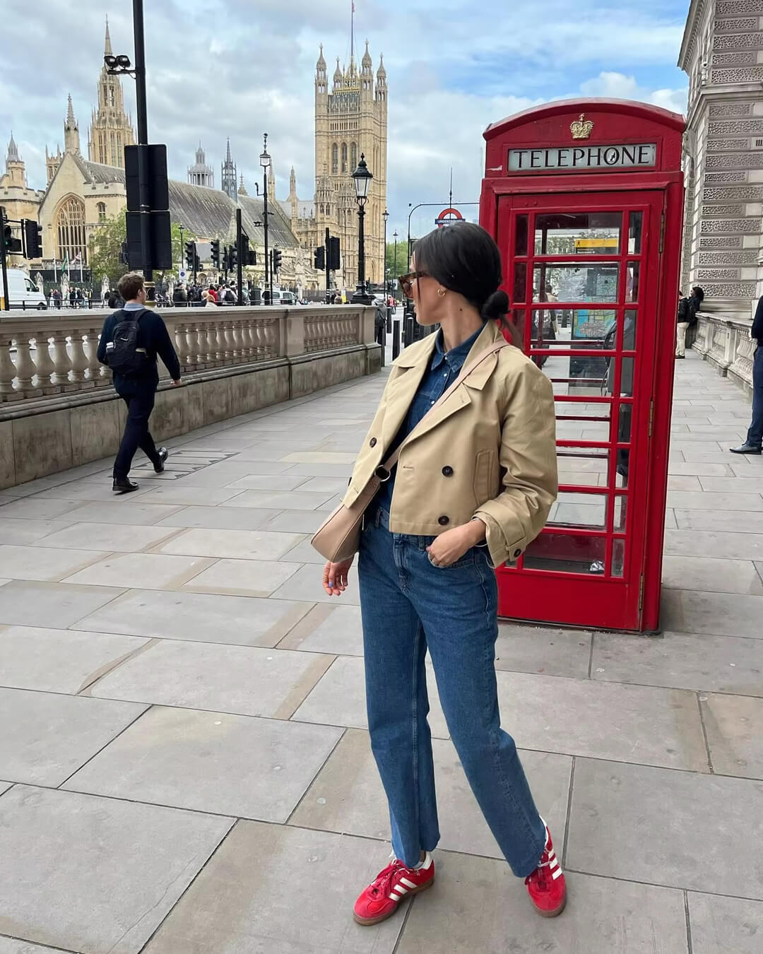 Cropped Double-Breasted Trench Coat with Contrast Buttons